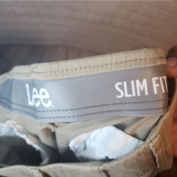 Men's Lee "Slim Fit" khaki pants, size 36 X 30 - Picture 2 of 4